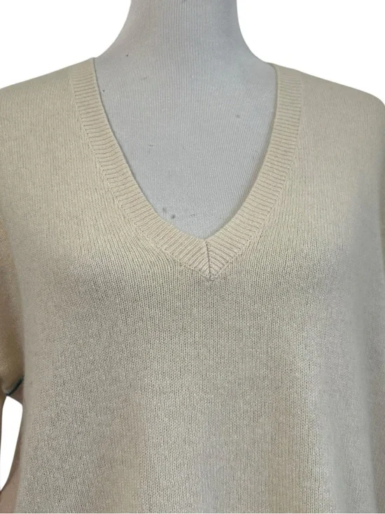 Skull Cashmere Womens Cashmere V Neck Sweater Sz Small Beige Skull Print - Picture 3 of 8